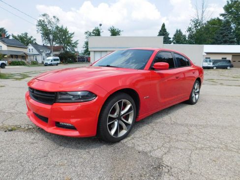 Used 2015 Dodge Charger R/T w/ Plus Group image 2