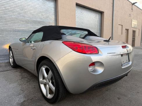 Used 2009 Pontiac Solstice Convertible w/ Premium Package image 37