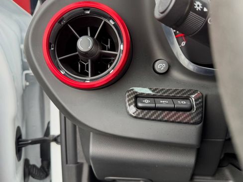 Used 2019 Chevrolet Camaro ZL1 RWD image 13