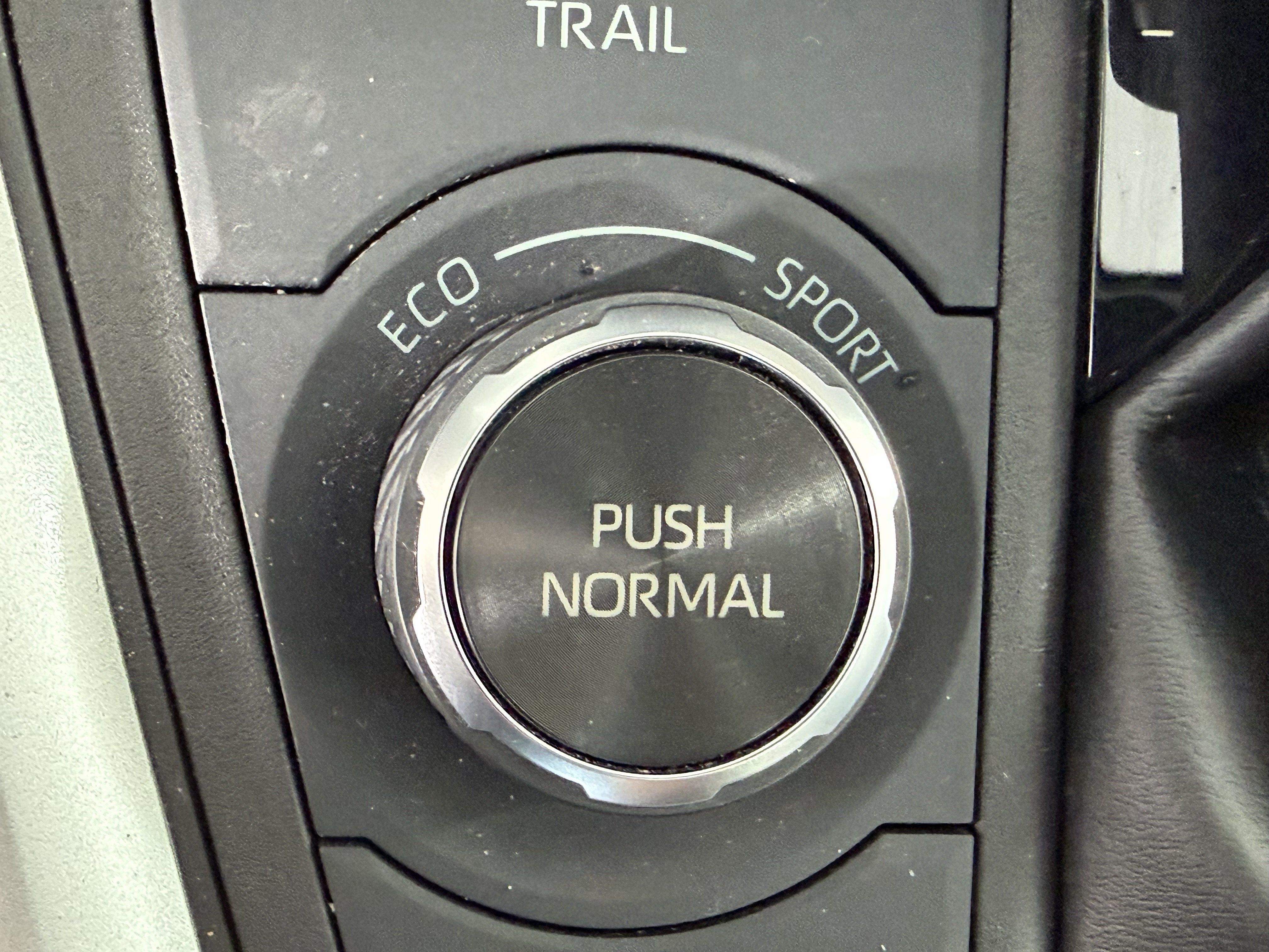 Used 2022 Toyota RAV4 XLE w/ Convenience Package AWD/4WD image 30