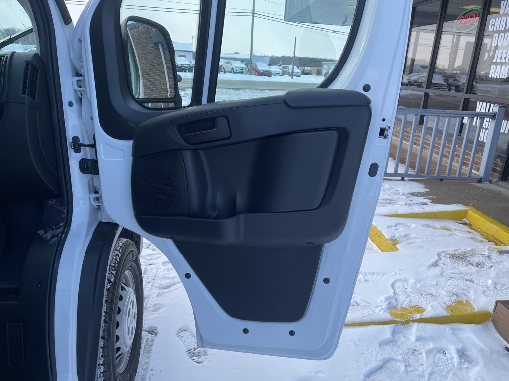 New 2025 RAM ProMaster 2500 w/ Premium Convenience Group FWD image 8