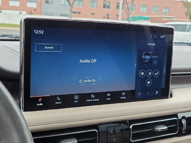 Used 2022 Lincoln Nautilus Reserve AWD/4WD image 17