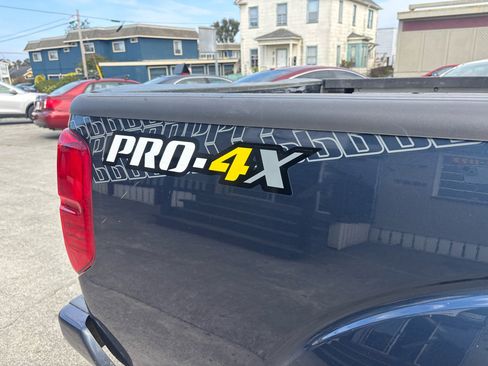 Used 2020 Nissan Frontier PRO-4X image 4