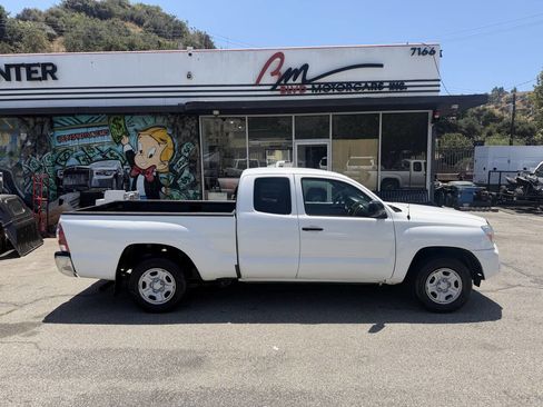 Used 2012 Toyota Tacoma 2WD Access Cab w/ SR5 Pkg image 5