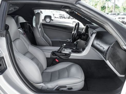 Used 2005 Chevrolet Corvette Convertible w/ Preferred Equipment Group image 37