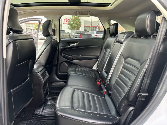 Used 2017 Ford Edge SEL w/ Equipment Group 201A AWD/4WD image 28