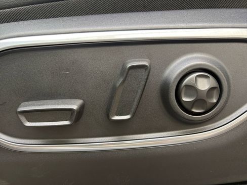 New 2026 Jeep Grand Wagoneer Base image 13