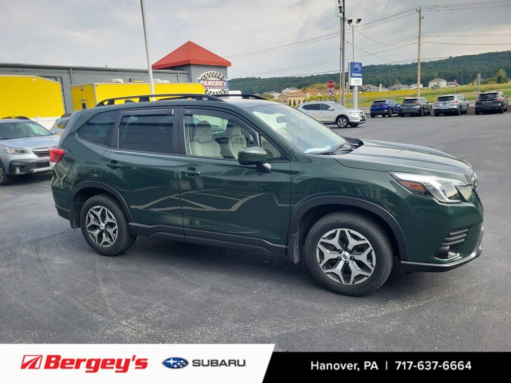 Used 2023 Subaru Forester Premium AWD/4WD image 6