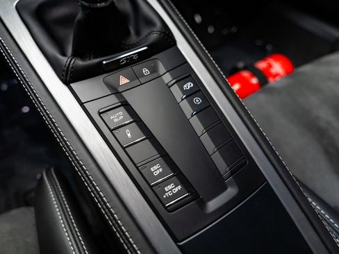 Used 2021 Porsche 718 Cayman GT4 RWD image 53