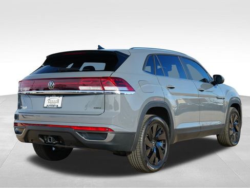 Used 2025 Volkswagen Atlas Cross Sport SE image 7