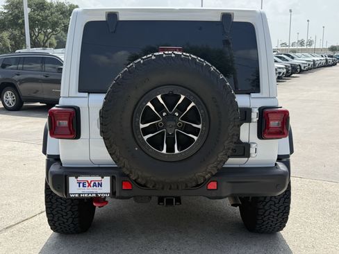 Used 2024 Jeep Wrangler Unlimited Rubicon AWD/4WD image 6