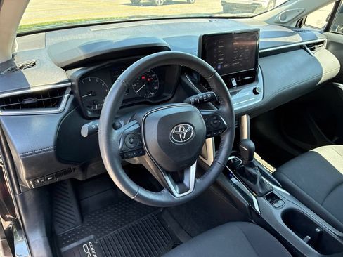 Used 2024 Toyota Corolla Cross LE w/ Moonroof Package AWD/4WD image 15