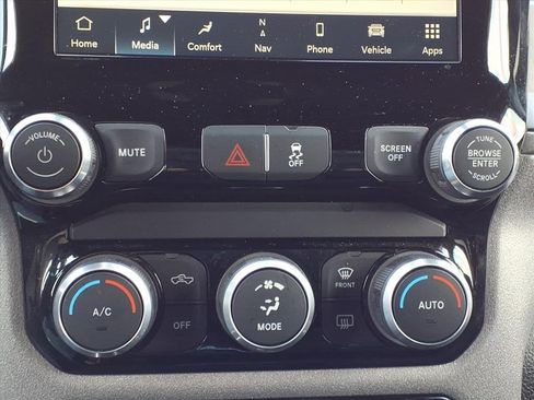 Used 2024 RAM 3500 Tradesman w/ Chrome Appearance Group image 19