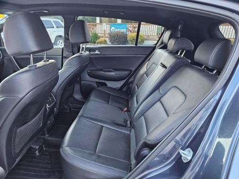 Used 2020 Kia Sportage S w/ S FWD Sunroof Package image 18
