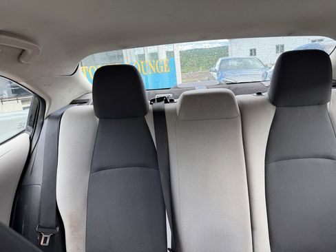 Used 2021 Toyota Corolla L w/ Carpet Mat Package (TMS) FWD image 19