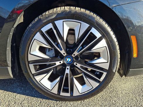 Used 2025 BMW i5 xDrive40 w/ Premium Package image 8