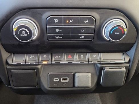 Used 2024 Chevrolet Silverado 1500 Custom image 22