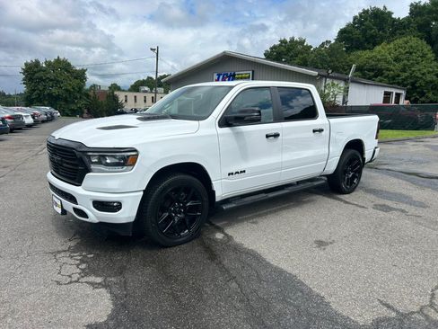 Used 2024 RAM 1500 Laramie AWD/4WD image 2