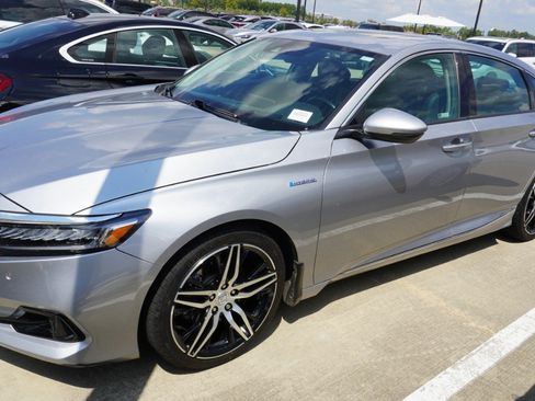 Used 2021 Honda Accord Touring image 4