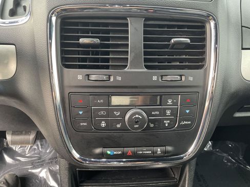 Used 2019 Dodge Grand Caravan GT FWD image 23