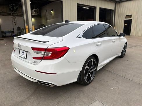 Used 2021 Honda Accord Sport image 3
