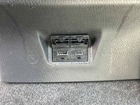Used 2025 Toyota Camry SE FWD image 17