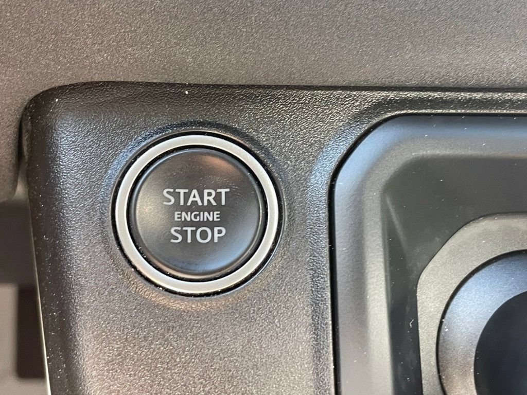 Used 2023 Land Rover Defender 110 S AWD/4WD image 31