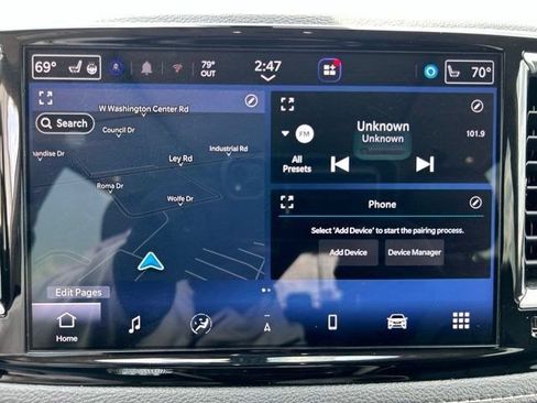 Used 2023 Chrysler Pacifica Limited FWD image 20