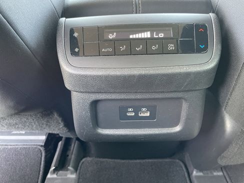 Used 2022 Nissan Pathfinder SV w/ SV Black Package AWD/4WD image 41
