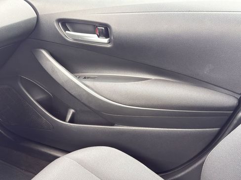 Used 2021 Toyota Corolla LE image 23