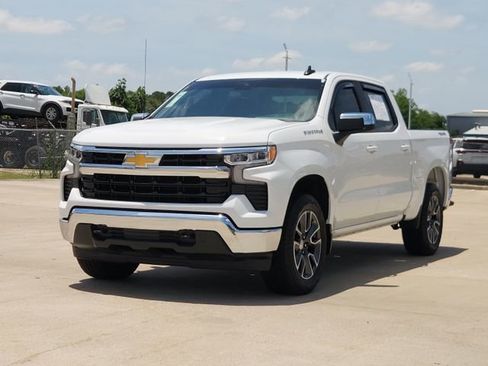 Used 2024 Chevrolet Silverado 1500 LT AWD/4WD image 3