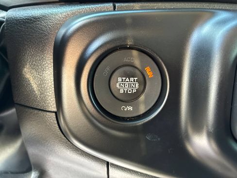 Used 2022 Jeep Gladiator Overland AWD/4WD image 29