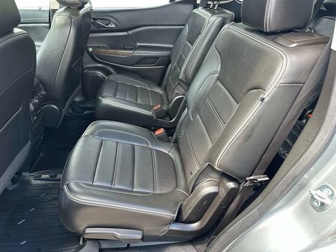 Used 2023 GMC Acadia Denali w/ Denali Technology Package AWD/4WD image 11