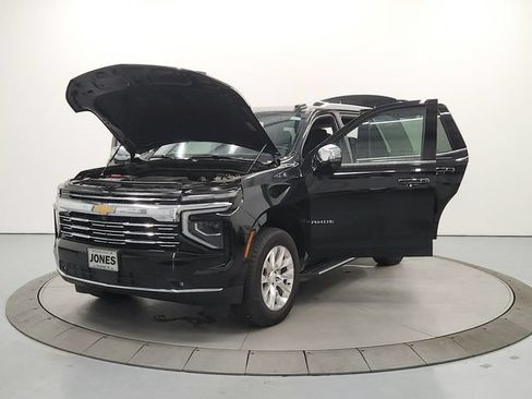 Used 2025 Chevrolet Tahoe Premier RWD image 12
