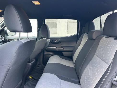 Certified 2023 Toyota Tacoma TRD Off-Road image 12