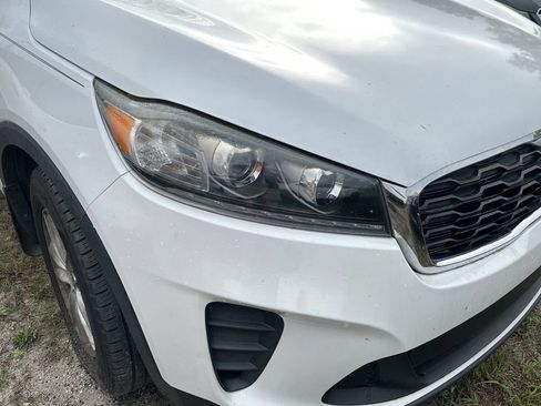 Used 2019 Kia Sorento LX image 12