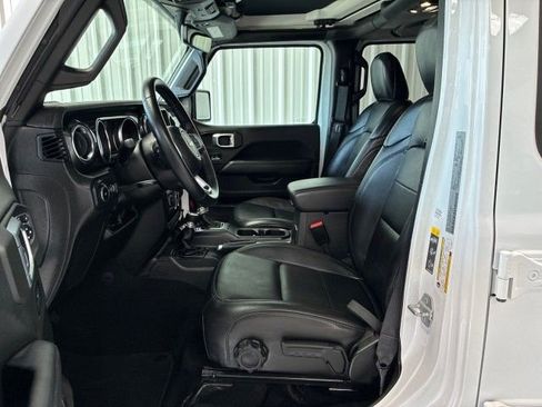 Used 2021 Jeep Wrangler Unlimited Sahara AWD/4WD image 5