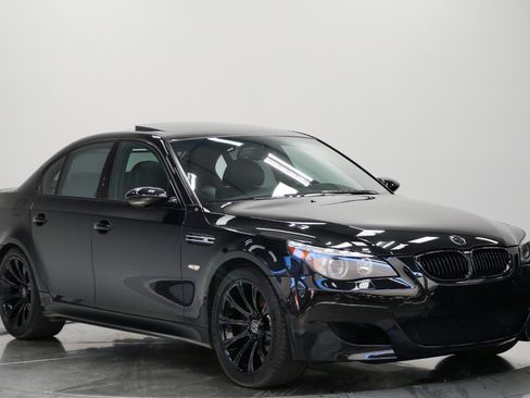 Used 2006 BMW M5 RWD image 3