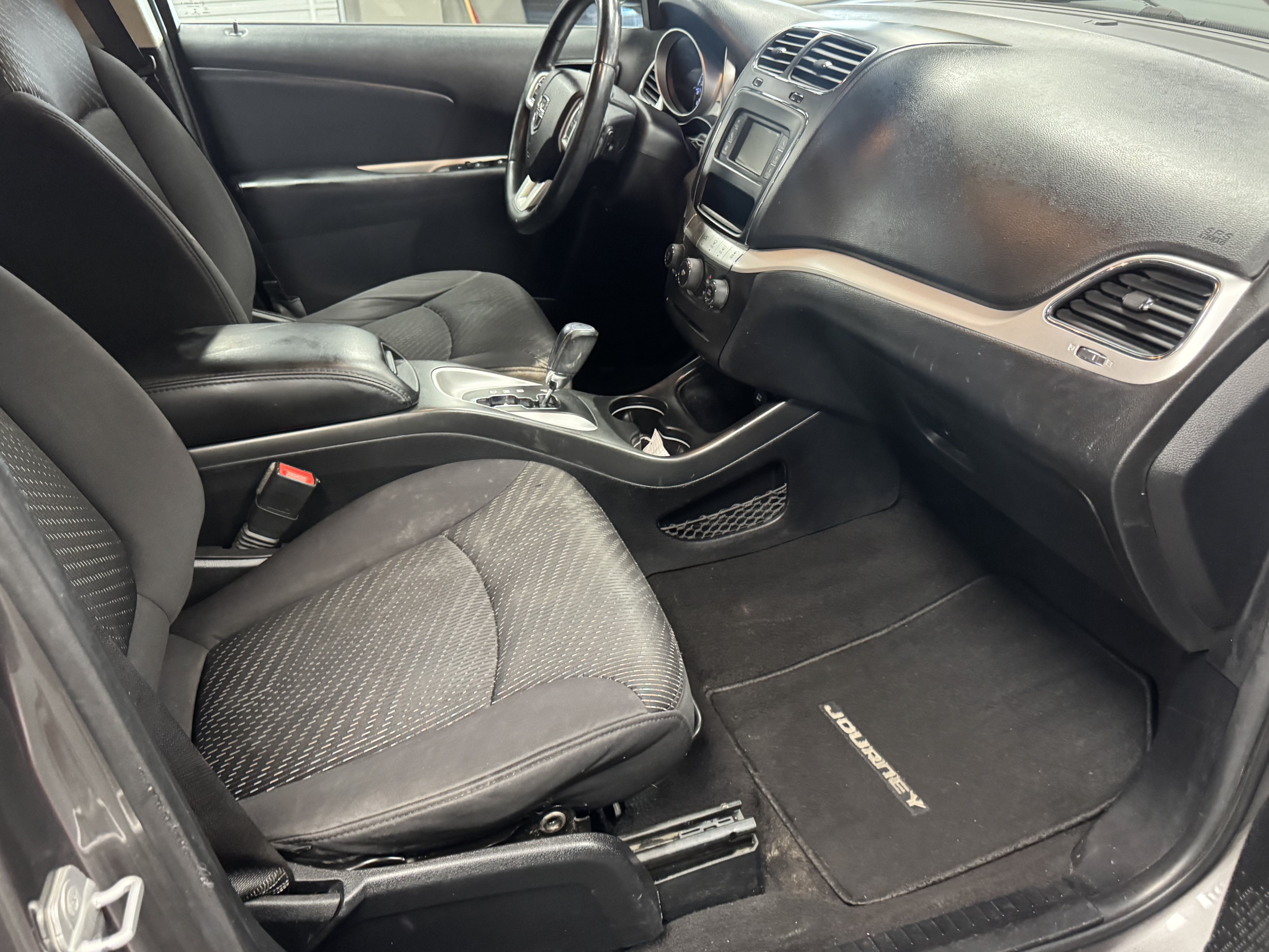 Used 2013 Dodge Journey SXT w/ Flexible Seating Group FWD image 11
