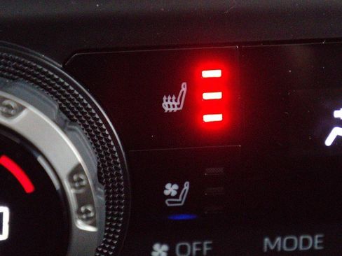 Used 2025 Toyota Tacoma TRD Off-Road image 29