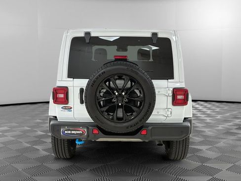 Used 2024 Jeep Wrangler Unlimited Sahara w/ Technology Group AWD/4WD image 4