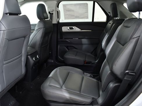 New 2026 Ford Explorer Active w/ Active Comfort Package AWD/4WD image 16
