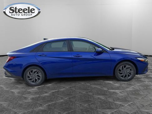 Used 2024 Hyundai Elantra SEL FWD image 6