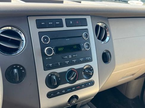 Used 2014 Ford Expedition XLT AWD/4WD image 17