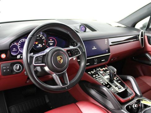 Used 2022 Porsche Cayenne Premium Pkg image 7