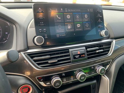 Used 2019 Honda Accord Sport image 13