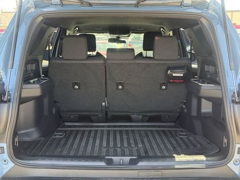 Used 2025 Toyota 4Runner SR5 AWD/4WD image 32