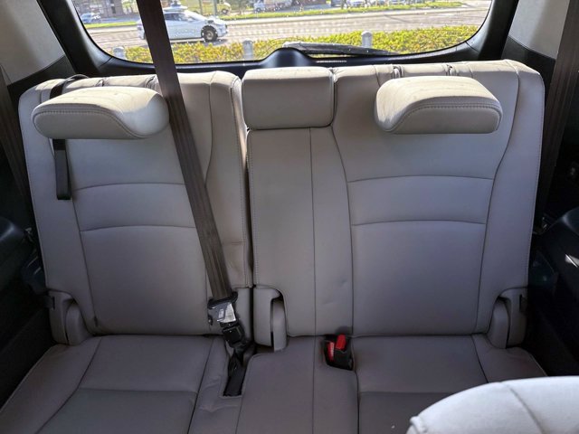 Used 2021 Honda Pilot Touring image 16