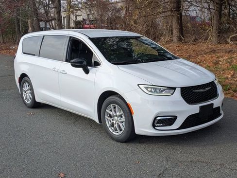 New 2026 Chrysler Pacifica Select FWD image 7