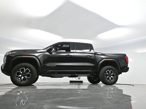 Used 2024 GMC Canyon AT4X image 7